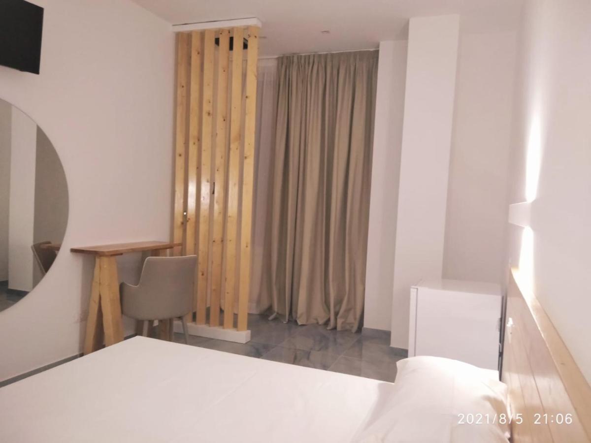 Jonium Hotel - Amazing Sea View And Swimming Pool 풀사노 외부 사진
